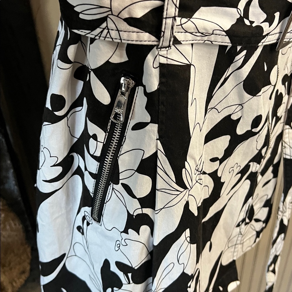 Black Rivet Monochrome Abstract Jacket - Picture 5 of 9